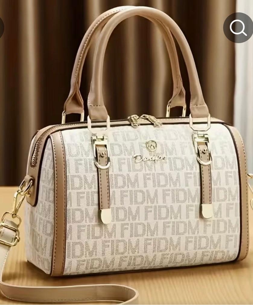 High Quality Light Luxury Design, Trendy Crossbody Shoulder Bag for Women in Cream Colour