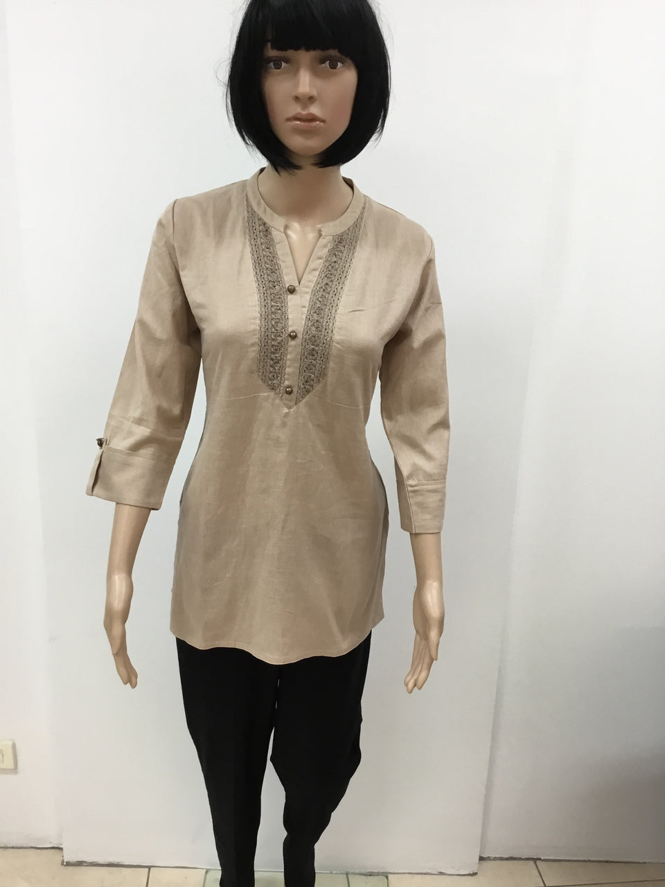 Pure cotton small top with embroidered boat neck